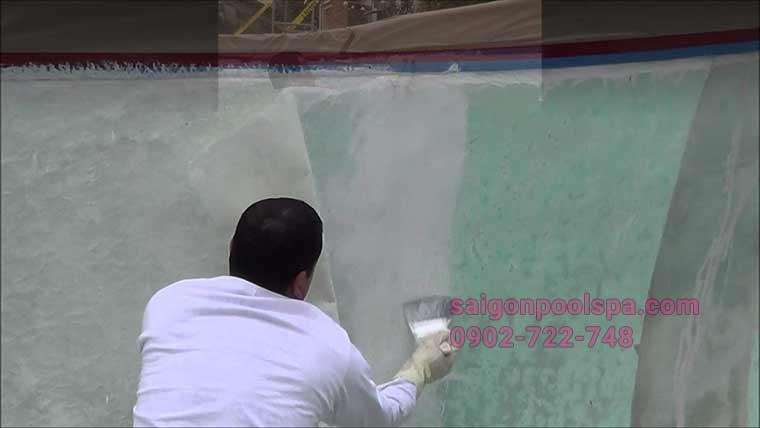 Chất liệu nhựa PVC hoà trộn với sợi thuỷ tinh chống thấm bể bơi