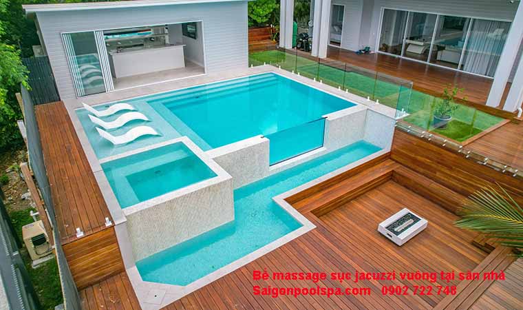 Bể massage sục jacuzzi hình vuông tại sân nhà