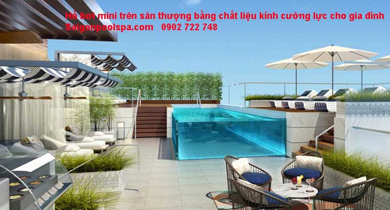 Hồ bơi mini trên sân thượng bằng chất liệu kính cường lực cho gia đình