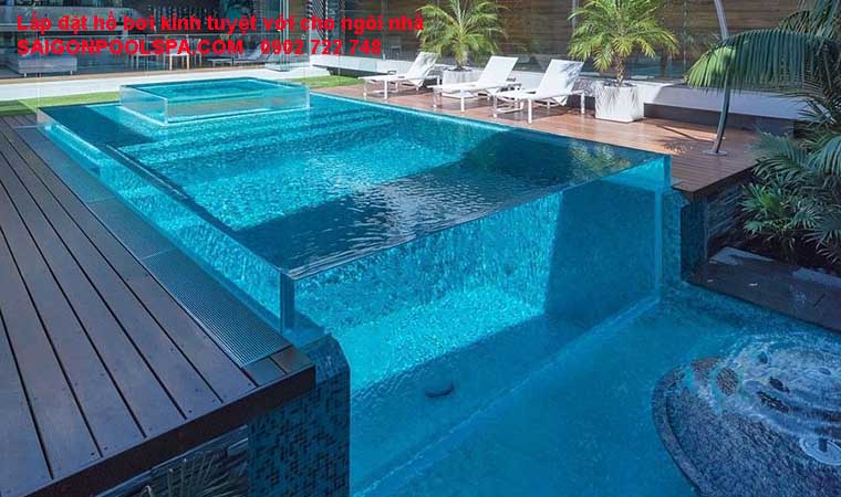 Lắp đặt hồ bơi kính tuyệt đẹp cho ngôi nhà