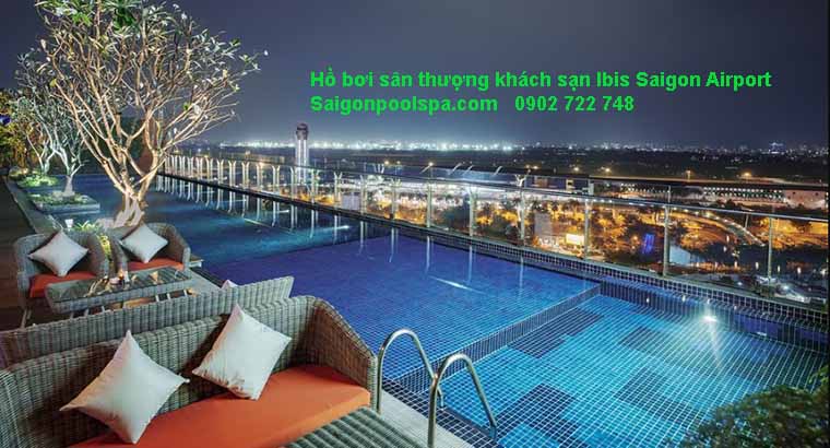 Hồ bơi sân thượng khách sạn Ibis Saigon Airport